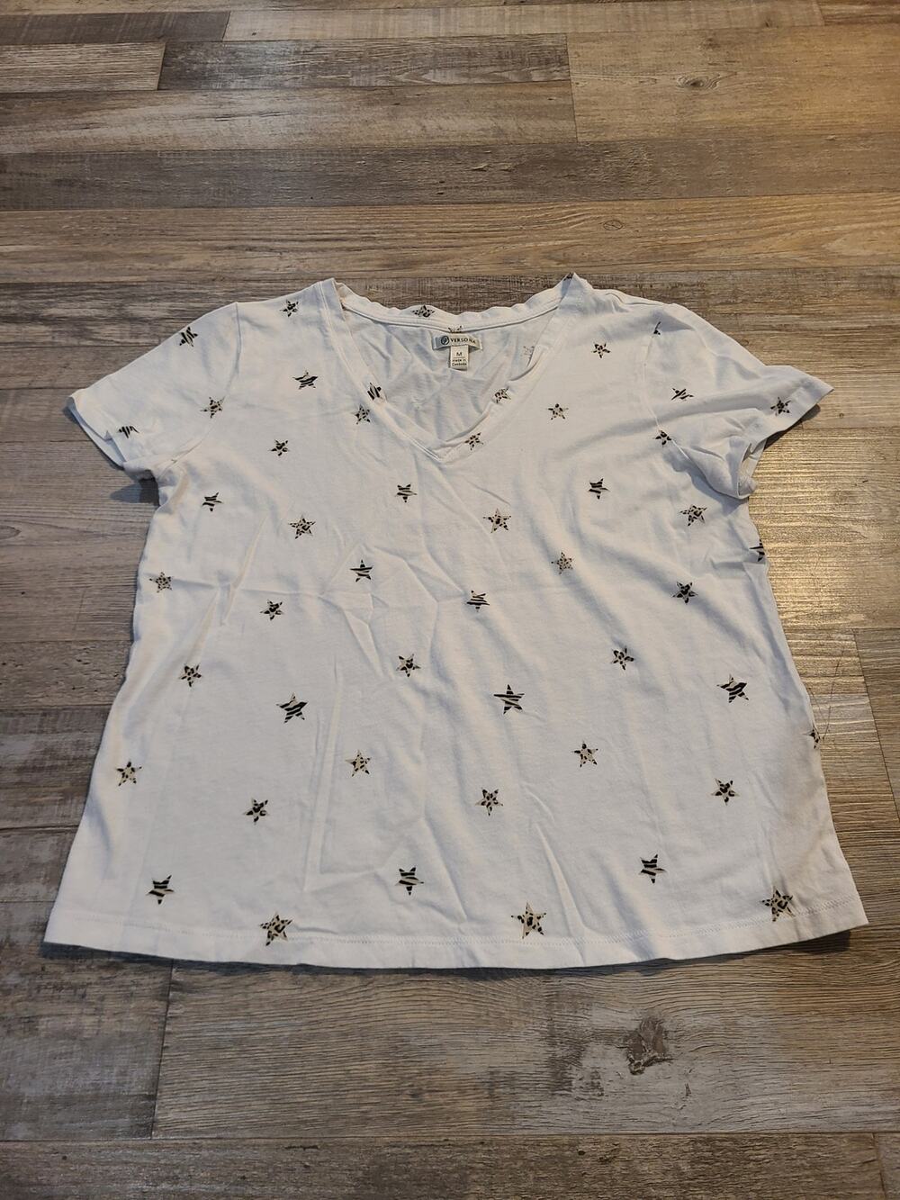 Versona medium women's leopard and zebra star print v neck tee